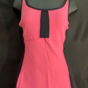 Lululemon timeless tank front 1\2 zip Sz 8